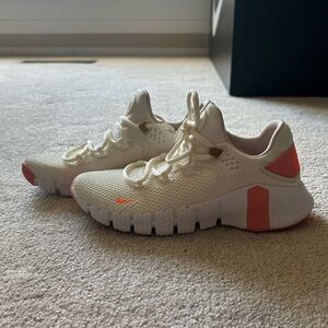 NWOT Women’s Nike Metcon Shoes